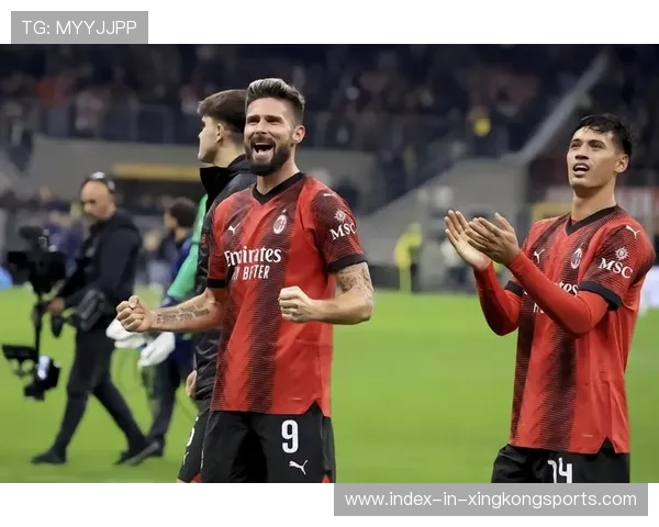 AC米兰中路三人小配合，吉鲁背身做球非常关键